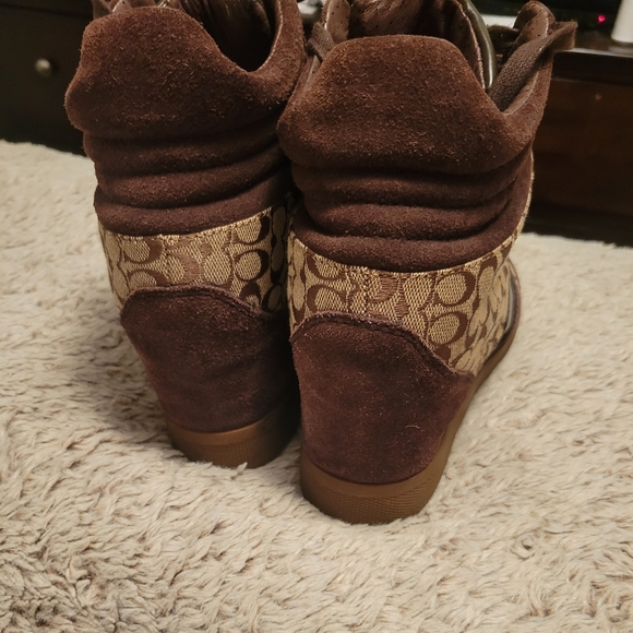 Coach shoes, color Brown, clean inside and clean bottom. Worn only once. 10m - Picture 4 of 5